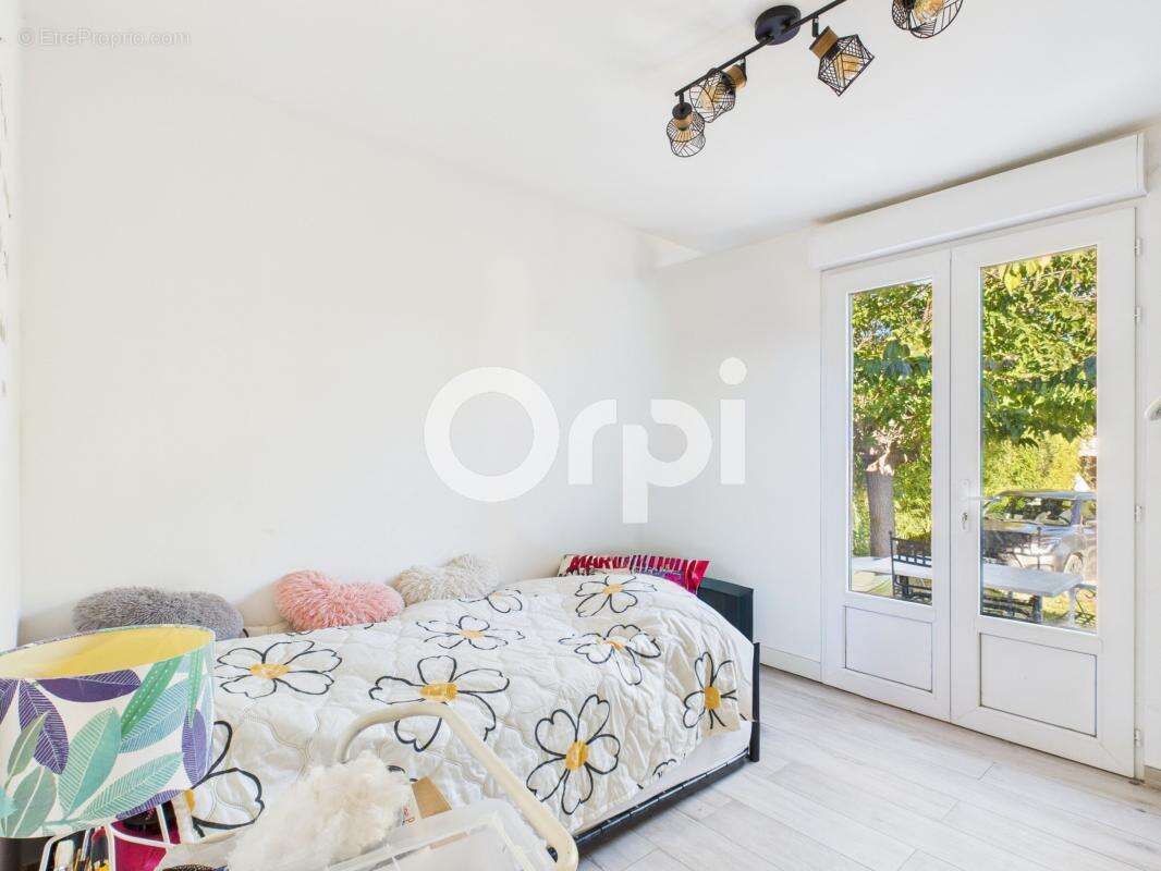 Maison à TOURRETTES