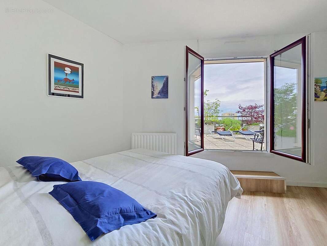 Photo 9 - Appartement à LES LILAS