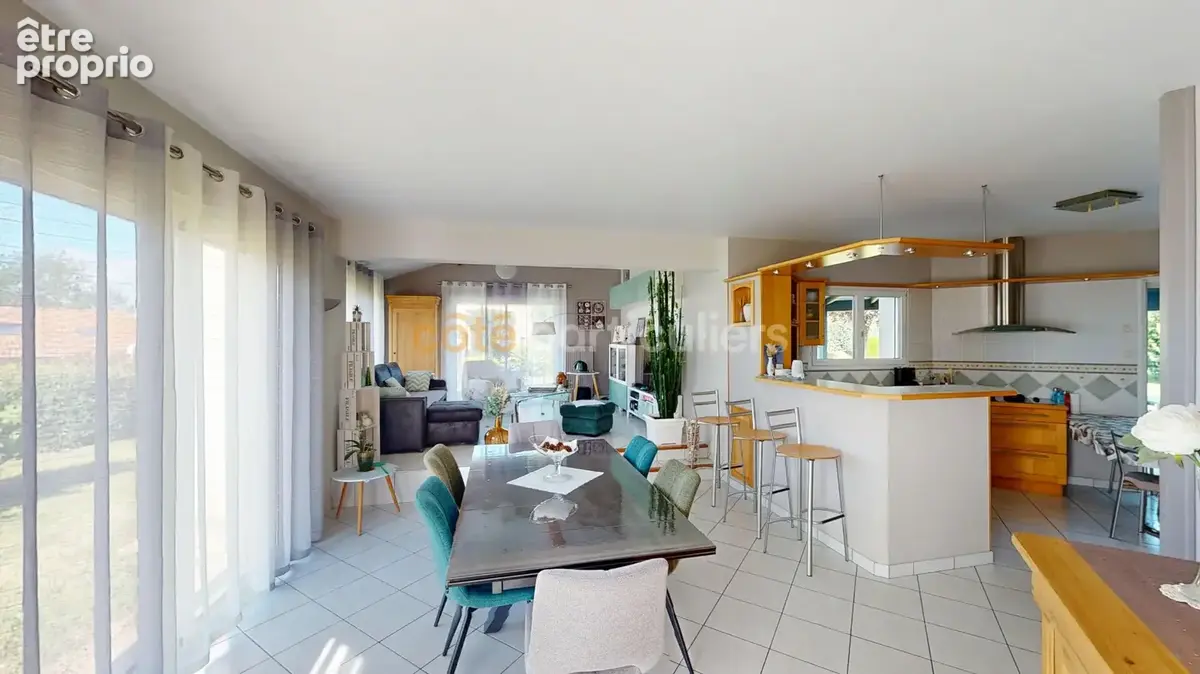 Mortagne-sur-sèvre - plain-pied 179 m² - terrain 966 m² - garage 39 m² - sans vis-à-vis - photo 5