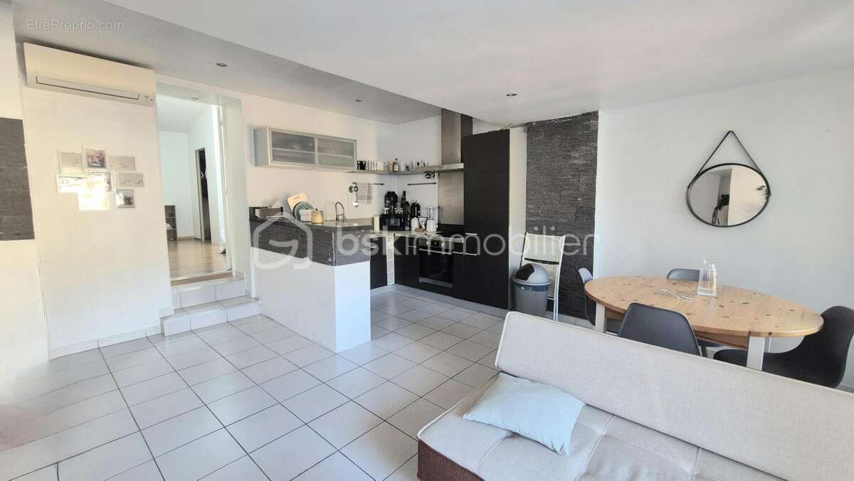 Appartement à CUERS