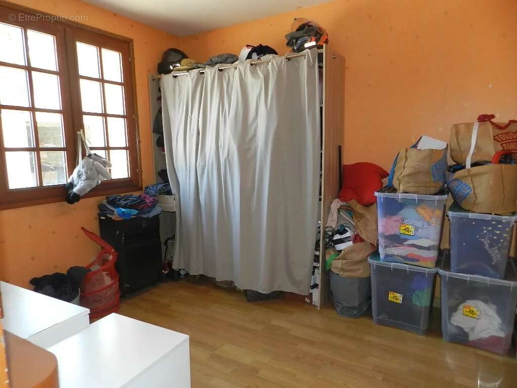 A ETE VENDUE PAR NOS SOINS   .......   BELLE CONTEMPORAINE DE 120 M² HAB, sur Sous-Sol complet et Plus de 1 350 m² de Terrain. - photo 12