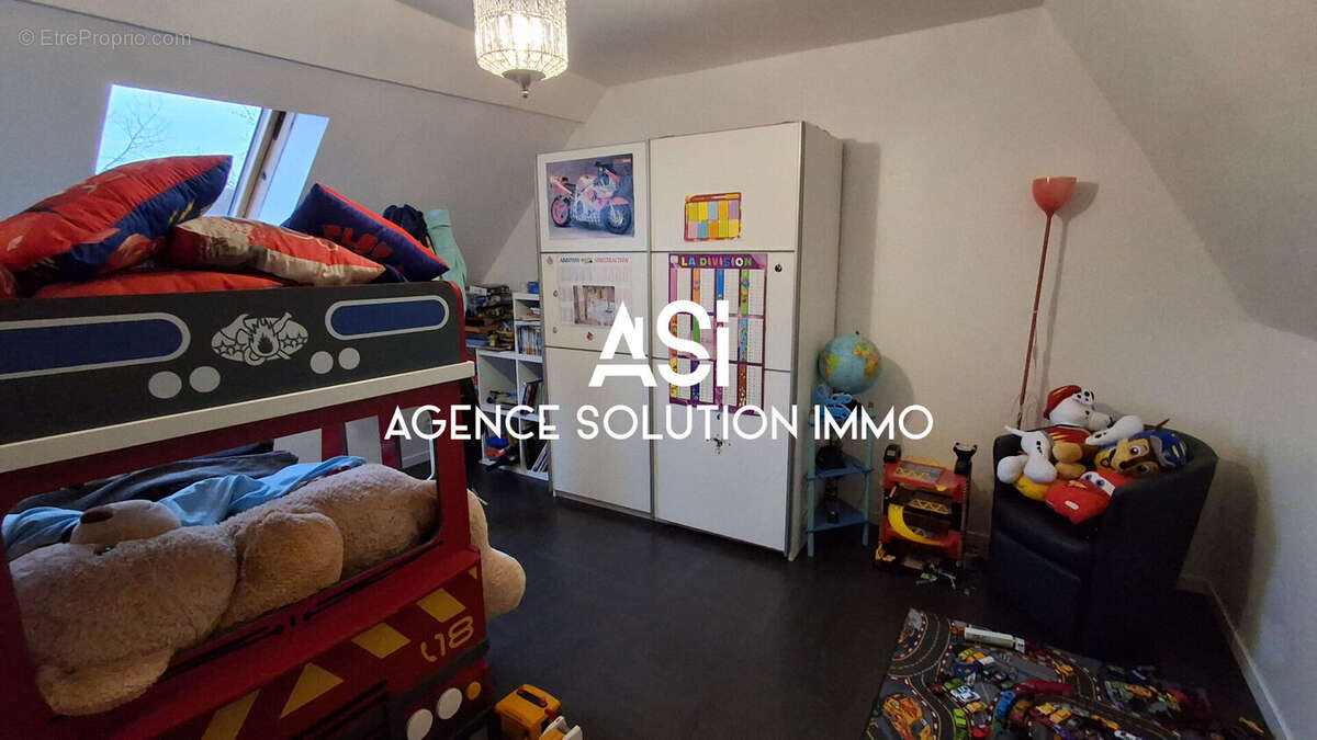 Maison à SAINT-GEORGES-LE-GAULTIER