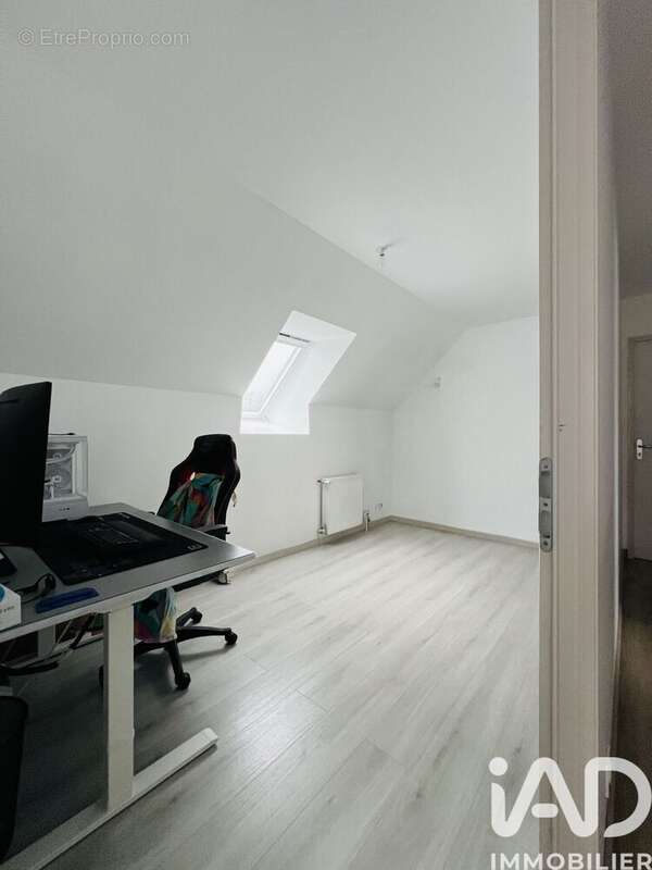 Maison 130 m² à La Croix-En-Touraine  - photo 6