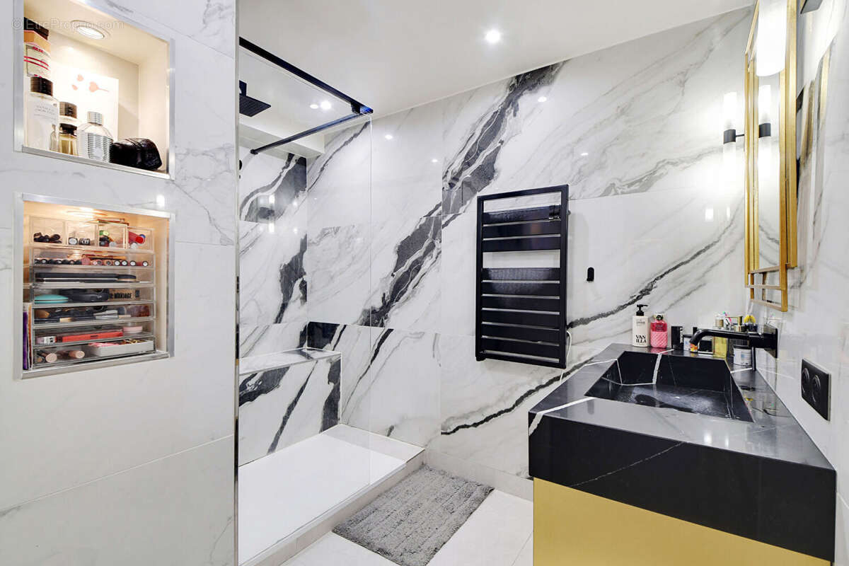 Appartement à SURESNES