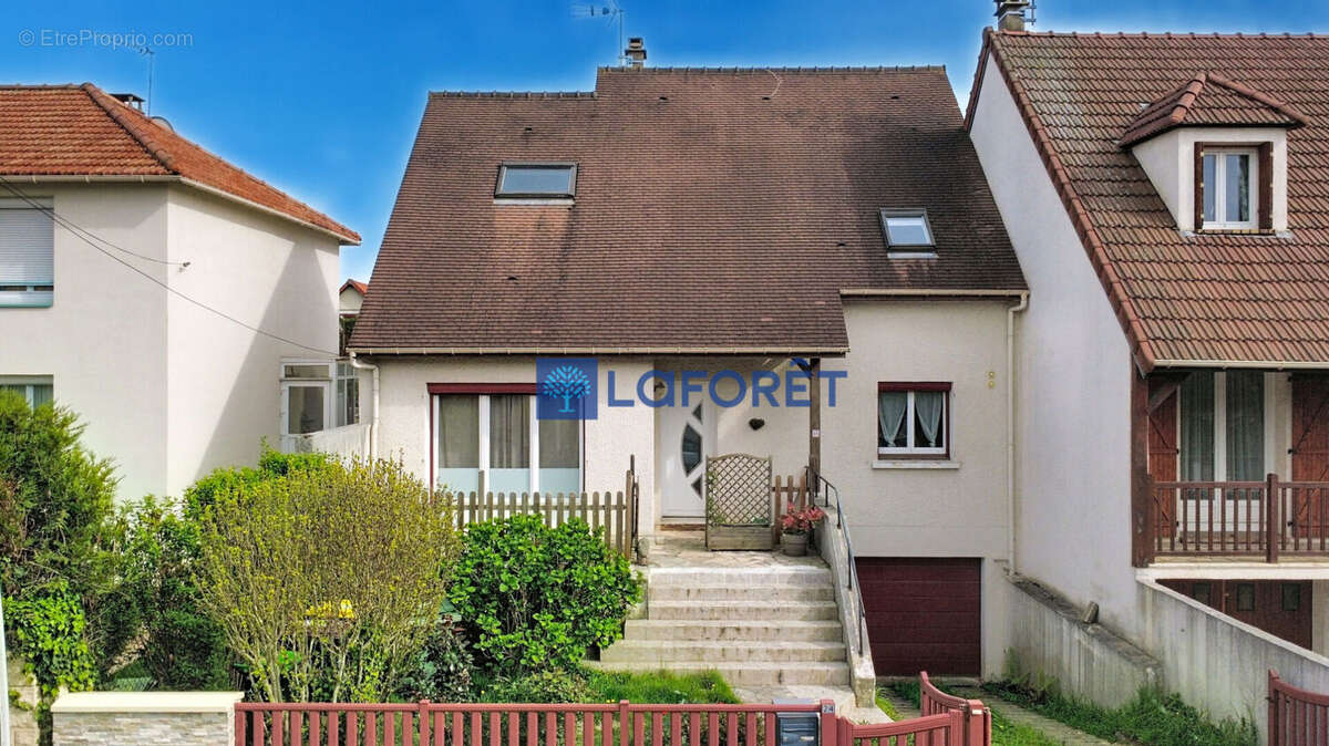 Maison à SAVIGNY-SUR-ORGE