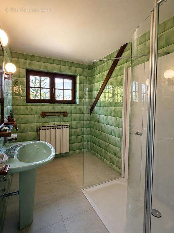 Maison de 11 pièces de 300 m² à Steinbach - photo 15