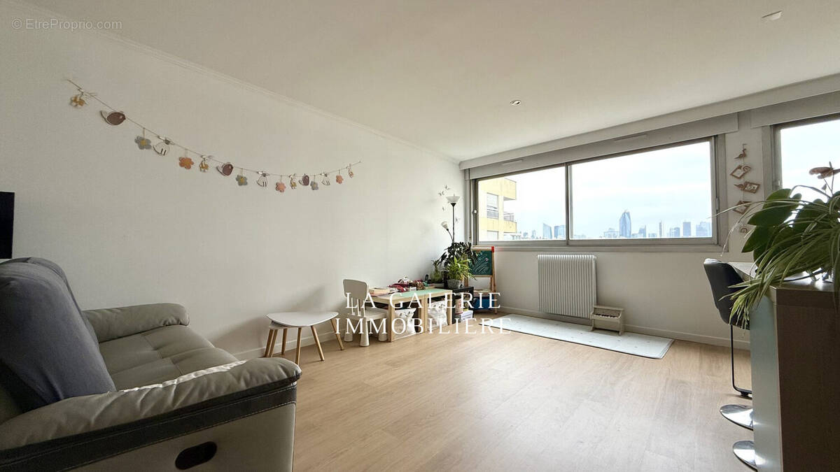 Appartement à SURESNES