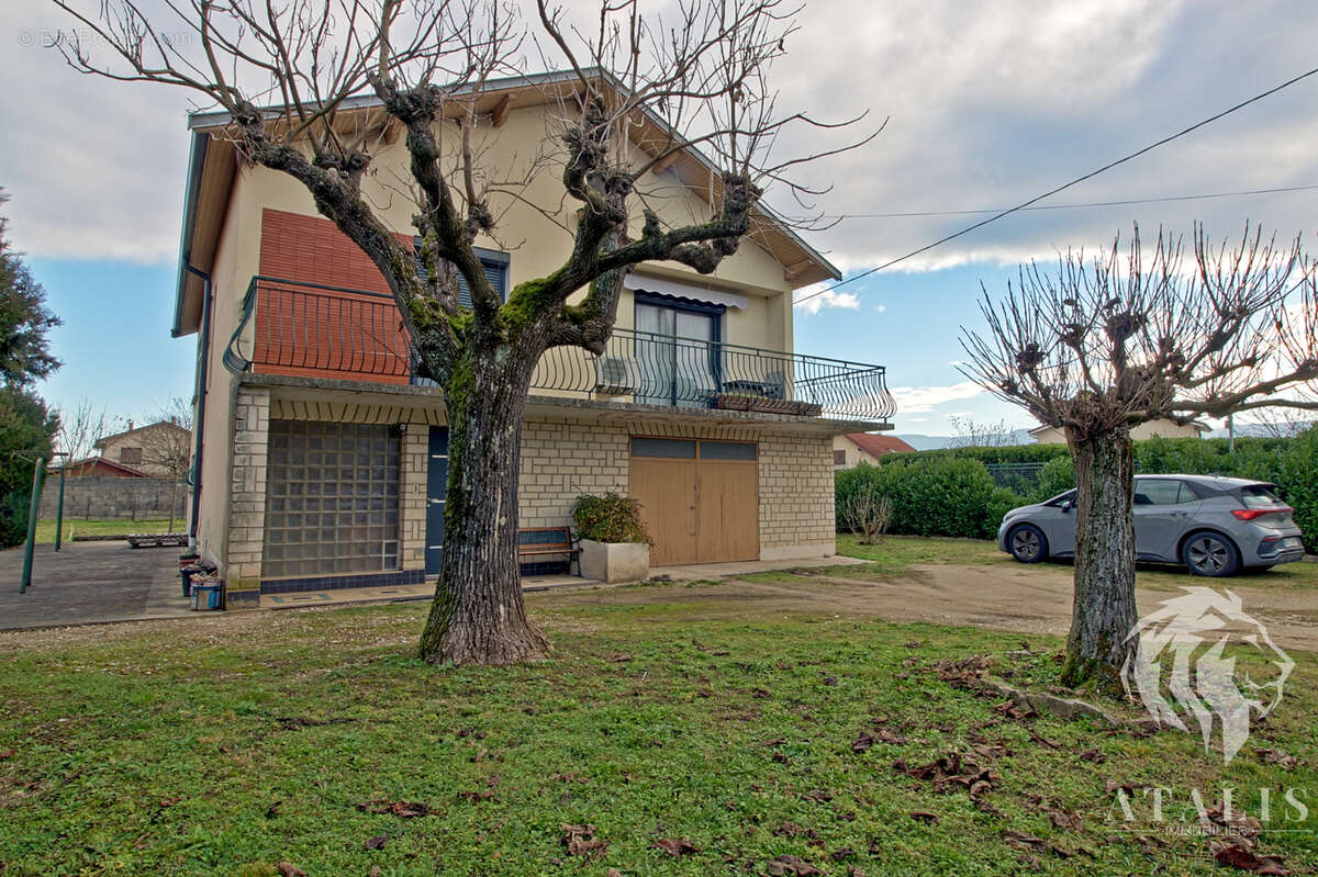 Maison à SAINT-HILAIRE-DU-ROSIER