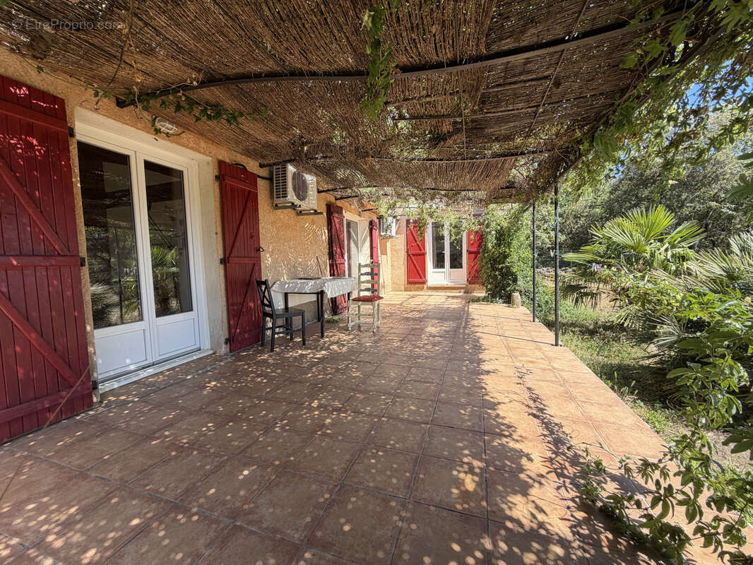 Maison à REGUSSE
