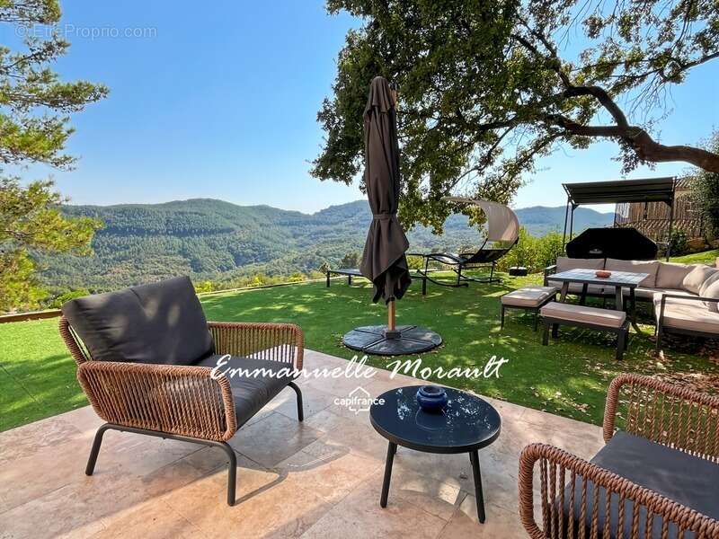 Maison à BAGNOLS-EN-FORET