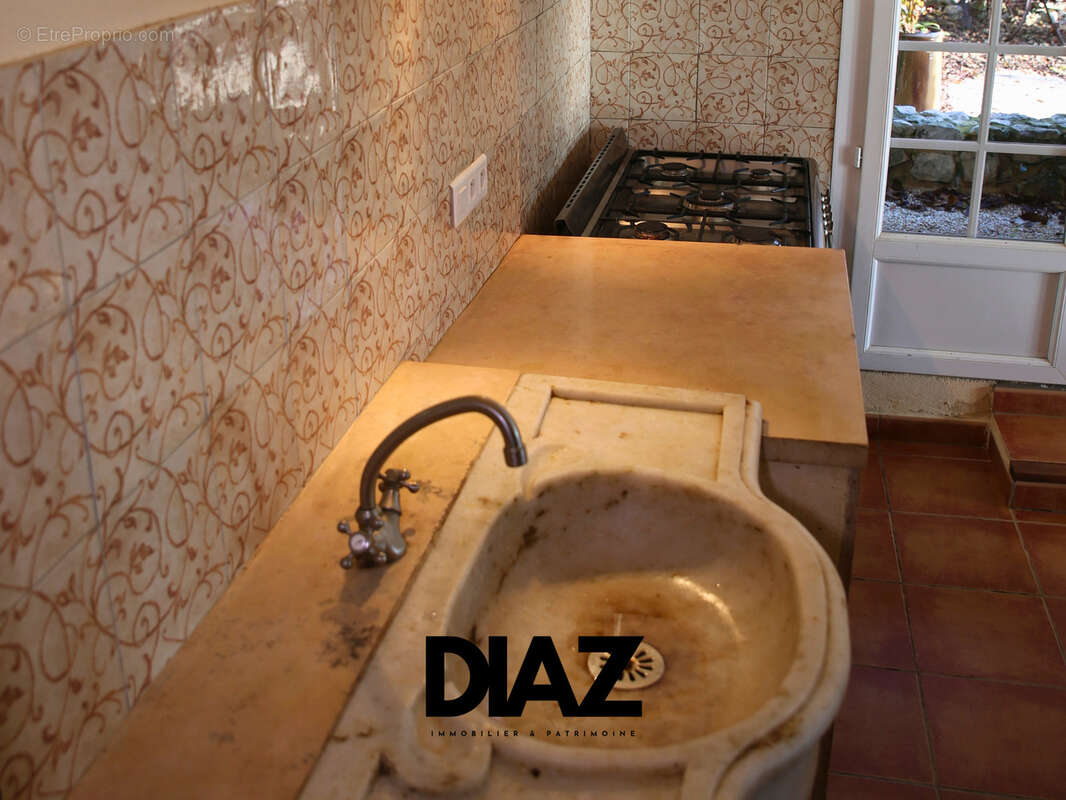 Propriété de caractère avec piscine / Immeuble 9 appartements   613 m2 habitables   Un lieu de vie rare et ins - photo 12