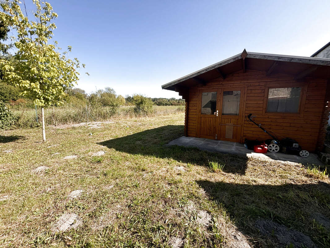 Maison à THIERS-SUR-THEVE