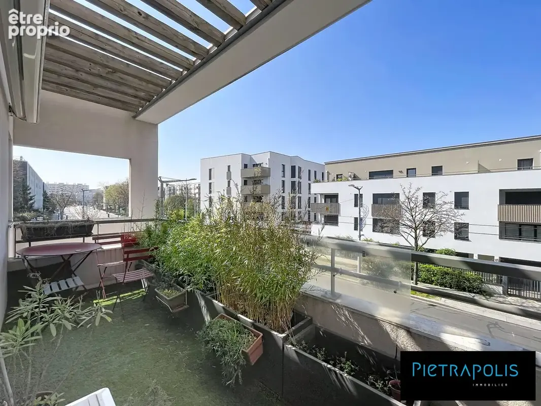Appartement 78 m² à Saint-Priest  - photo 9