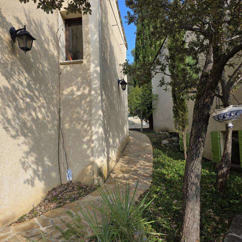 Splendide maison avec 2 logements et piscine - photo 23