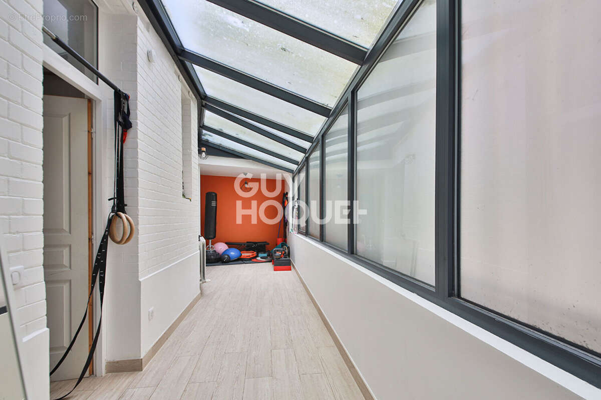 Appartement à PARIS-15E