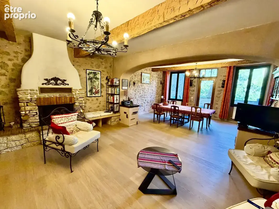 Maison de village avec grand garage et terrasse - photo 11