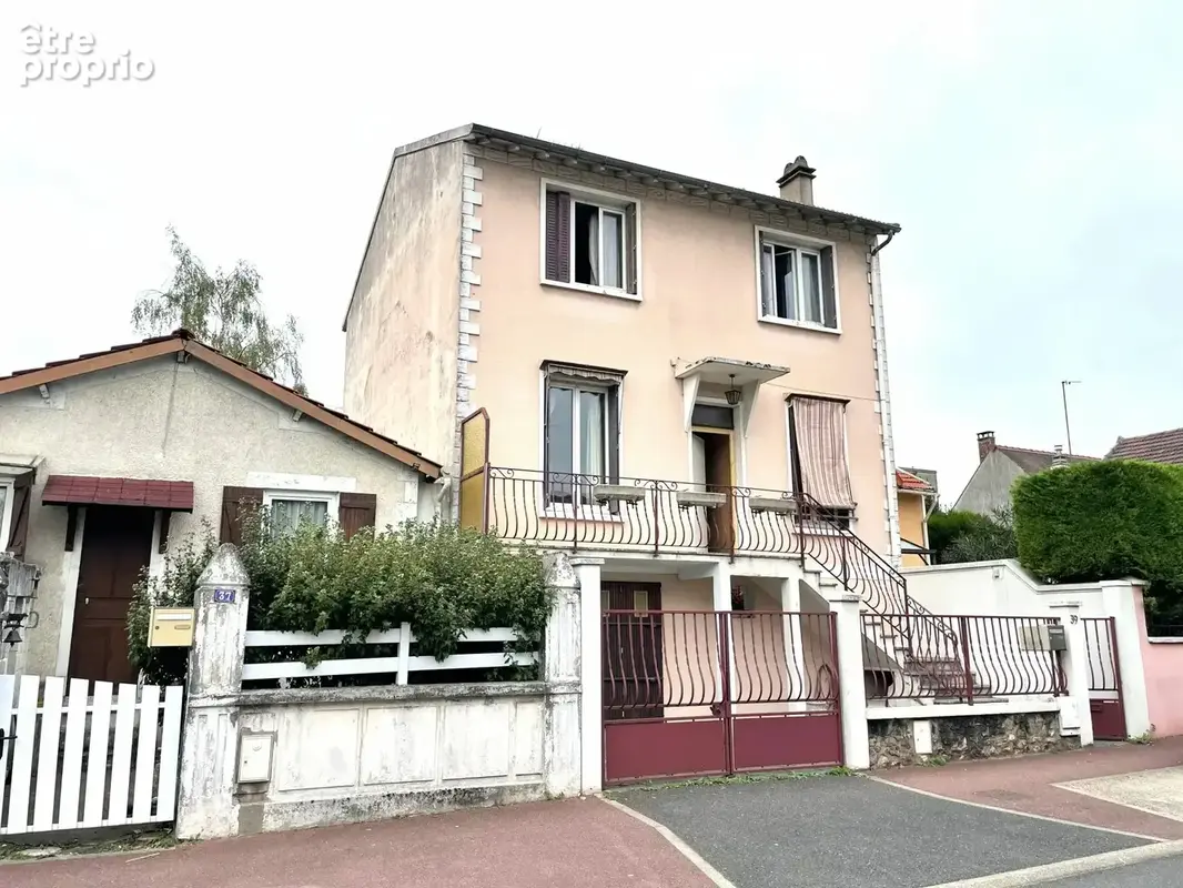 BAGNEUX –  Maison familiale de 120 m² 5 chambres avec jardin, garage et dépendances - photo 12