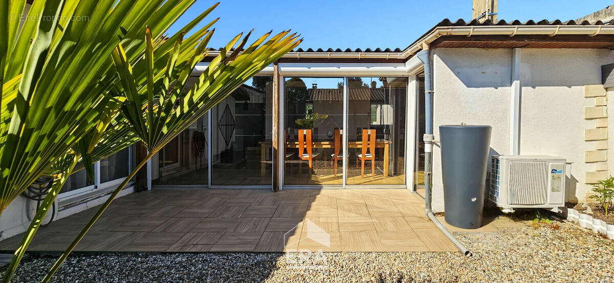 Maison à BLANQUEFORT