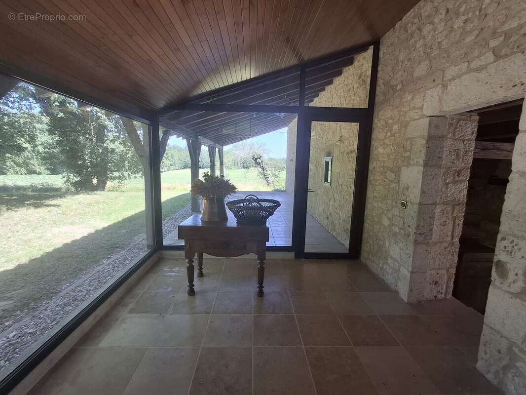 Maison 215 m² à Villereal  - photo 6