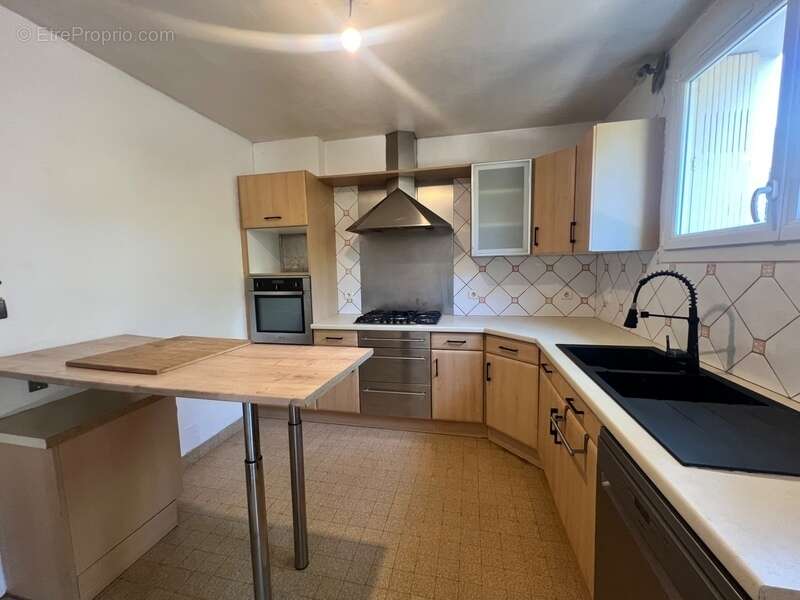 Grande Maison 140 m² – HYPER CENTRE– Jardin, garage, dépendance - photo 3