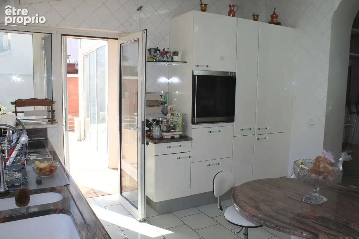 Maison à vendre 6 pièces LYON 8EME ARRONDISSEMENT (69) - photo 8
