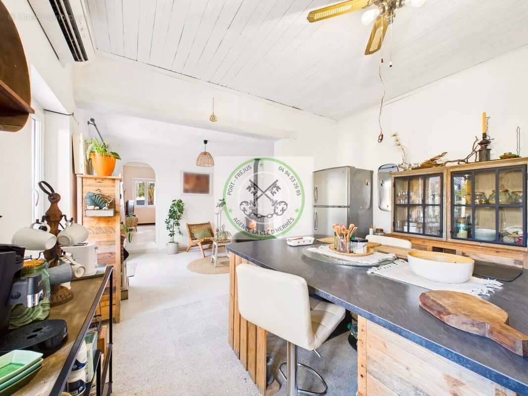 Maison à ROQUEBRUNE-SUR-ARGENS