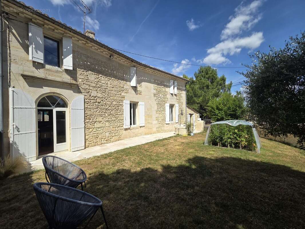 Maison à GENISSAC