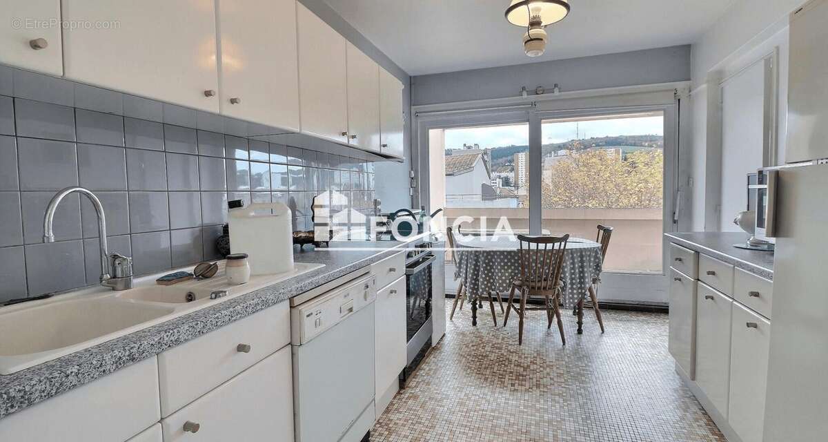 Appartement à SAINT-ETIENNE