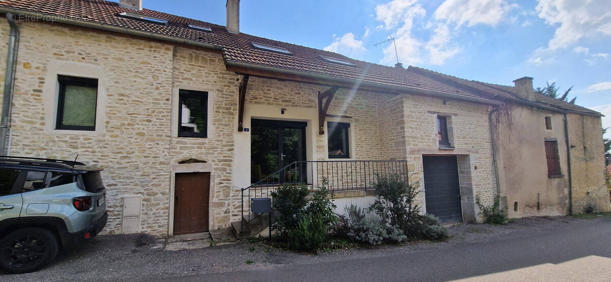 Maison à CURTIL-VERGY