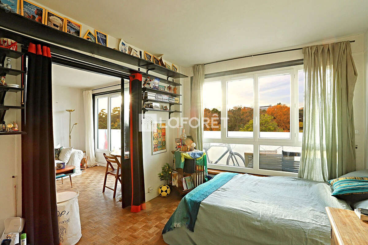 Appartement à PARIS-14E