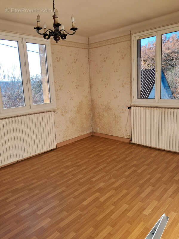 Maison à GAGNAC-SUR-CERE