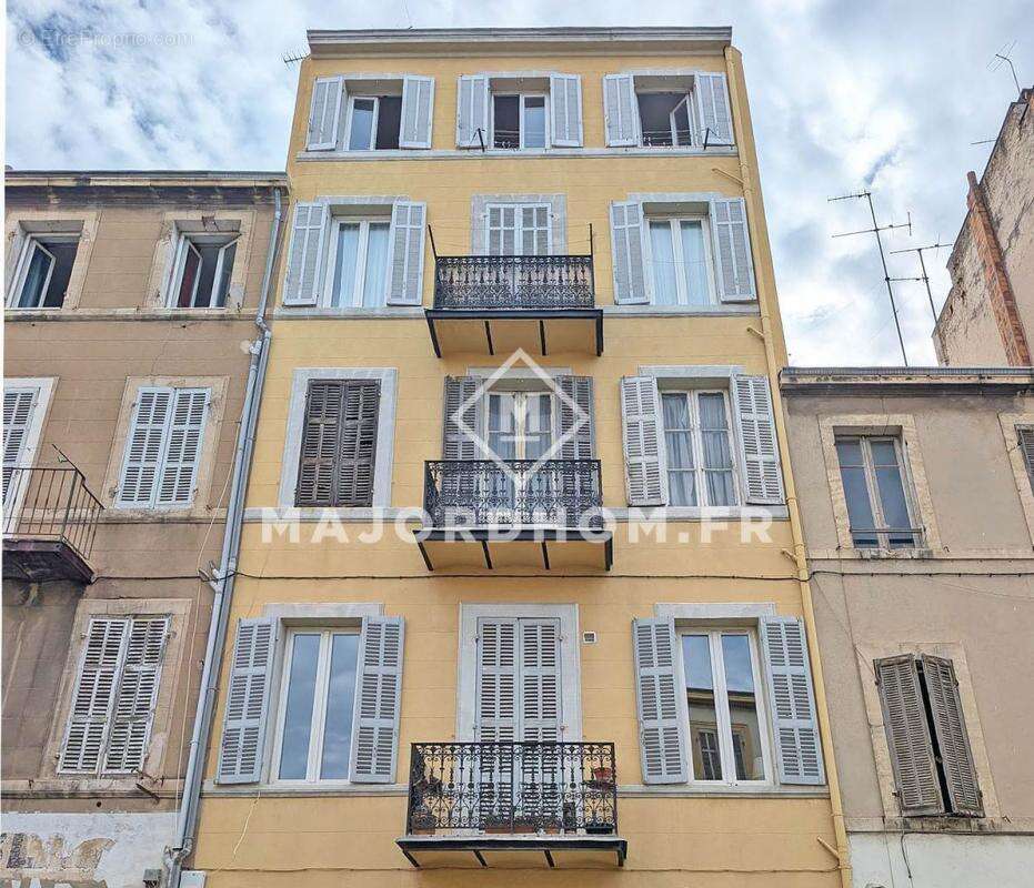 Appartement à MARSEILLE-5E