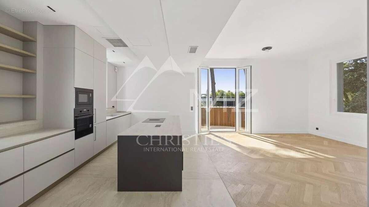 Le Cannet Europe : des volumes exceptionnels pour cet appartement - photo 3