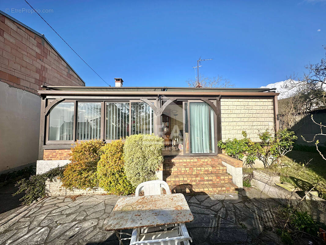 Maison à SARTROUVILLE