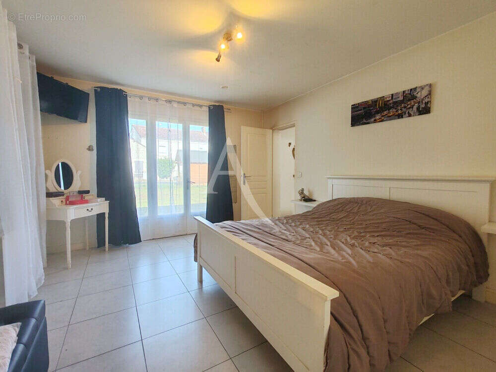 Maison à MONTHOU-SUR-BIEVRE