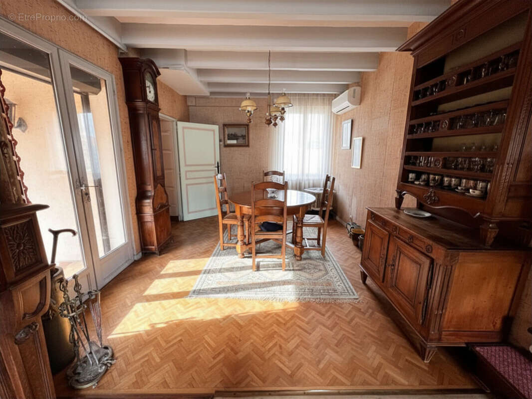 Maison à POUILLY-SUR-SAONE