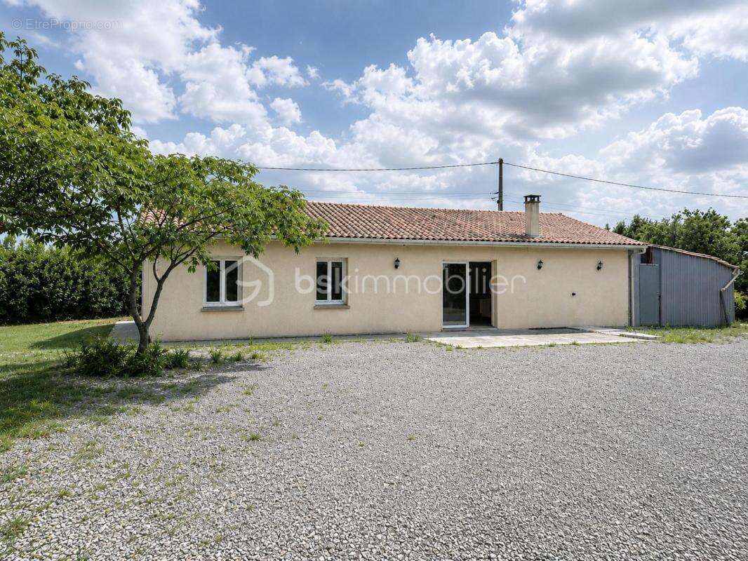Maison à ORIOLLES
