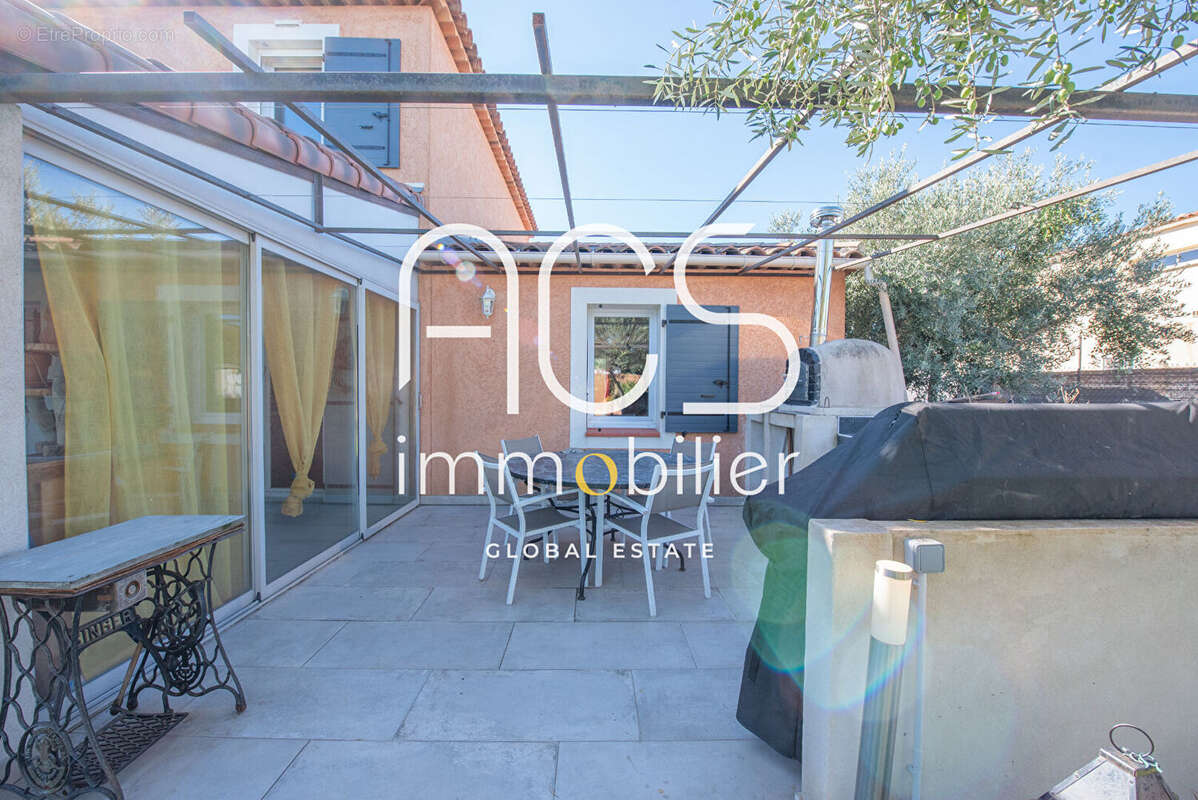 Maison à CHATEAUNEUF-LES-MARTIGUES