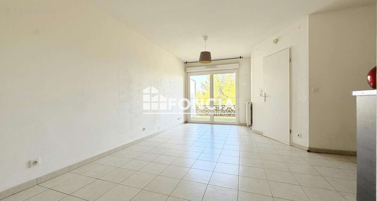 T2/ gai versant/ 1er etage/ ascenseur/ parking - photo 2