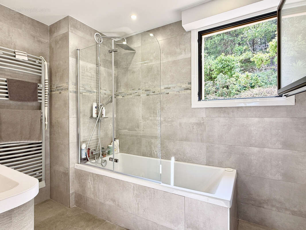 Appartement à ROQUEBRUNE-CAP-MARTIN