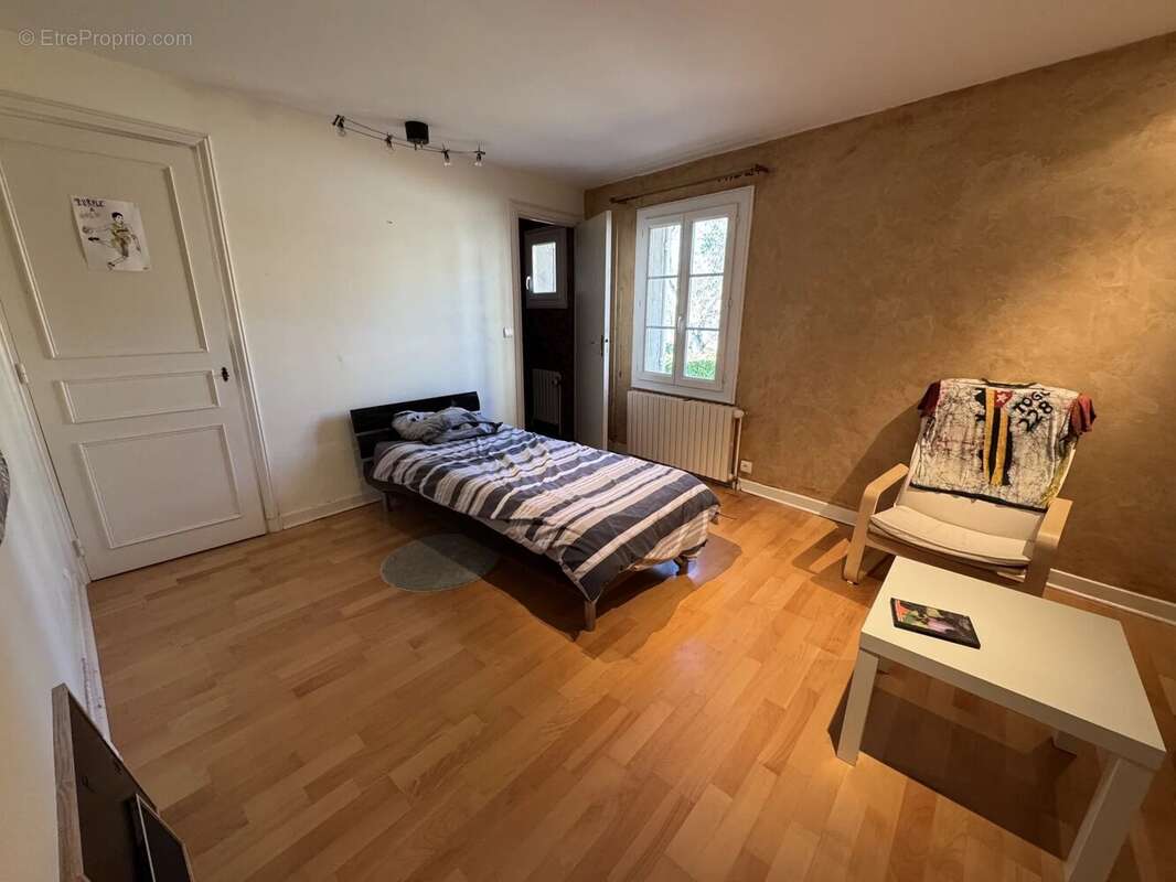 Maison à BRIVES-CHARENSAC