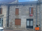 Maison à SAUVIAT-SUR-VIGE