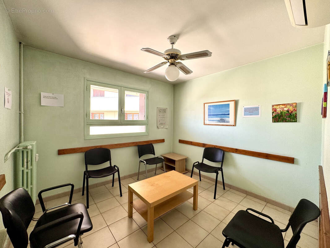 La Seyne-sur-Mer   Local professionnel 67 m2 avec 2 salles de consultation - photo 5