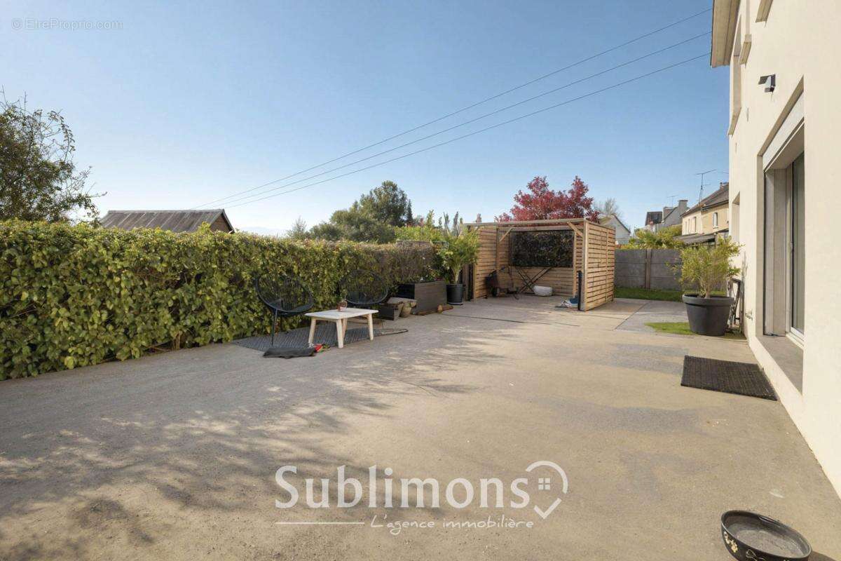 Maison à LA CHAPELLE-DES-MARAIS