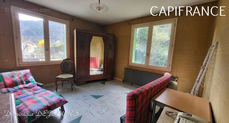 Maison à SAINT-SAUVEUR-DE-MONTAGUT