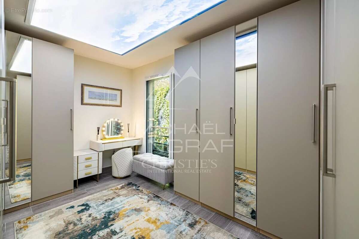 Appartement à EZE