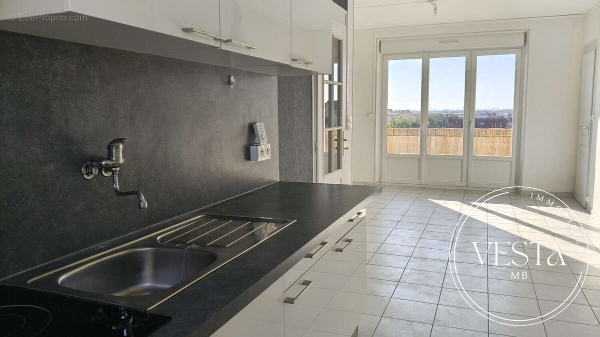 Appartement à CHENOVE