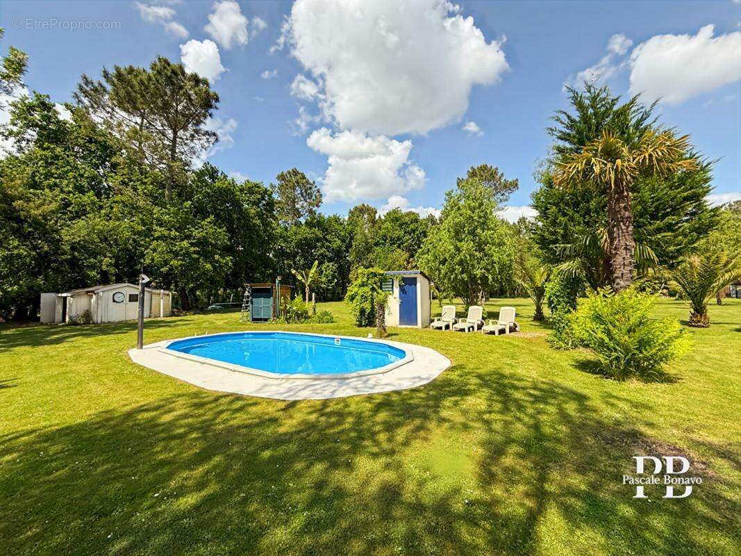 Maison à VENDAYS-MONTALIVET