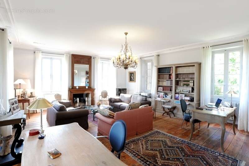 Propriete à vendre 8 pièces COGNAC (16) - photo 12