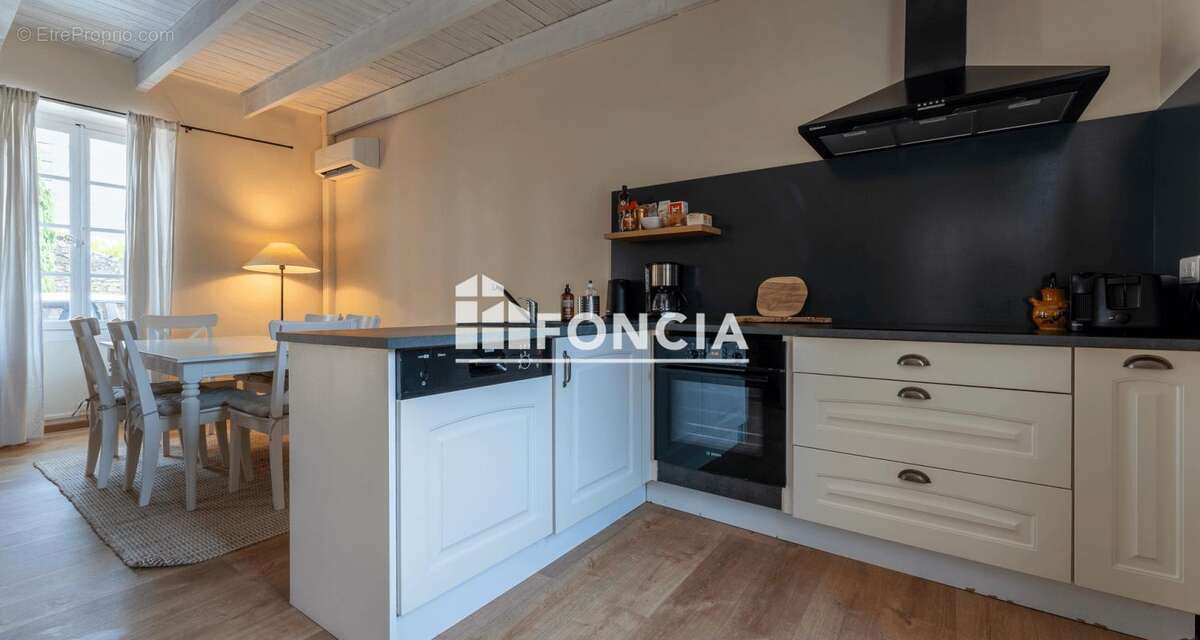 Maison à SAINT-LAURENT-LA-VERNEDE